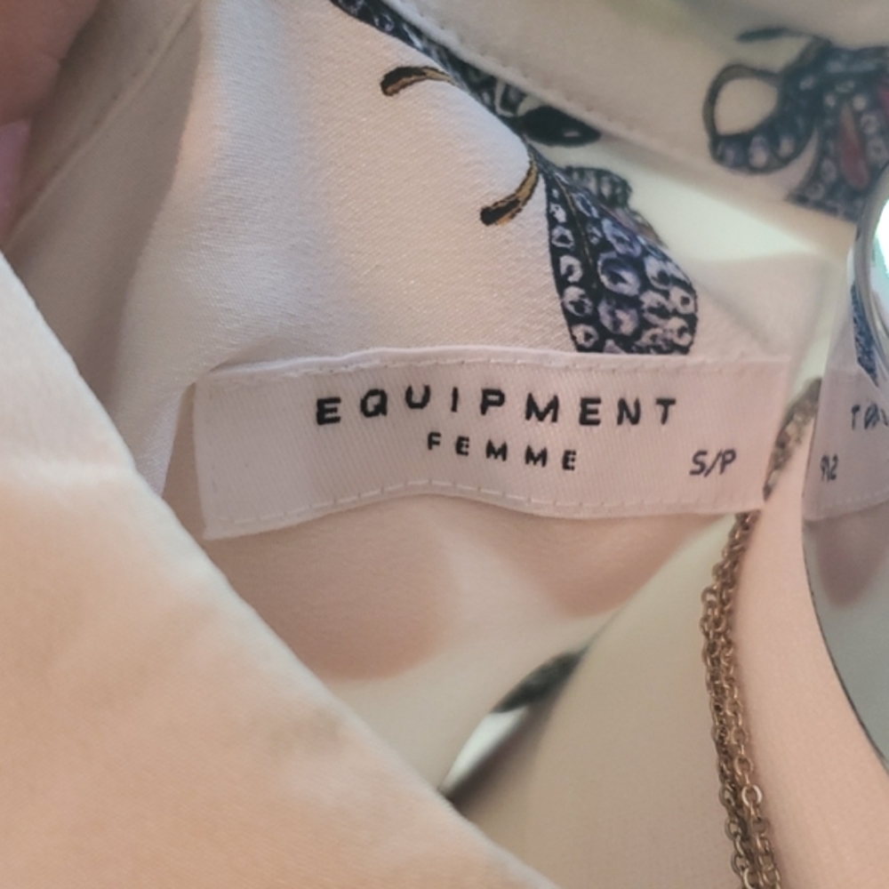 NEW Equipment Femme 100% Silk Button-up - Picture 10 of 12